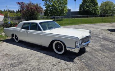 Lincoln-Continental-1969-White-Green-and-Gold-9