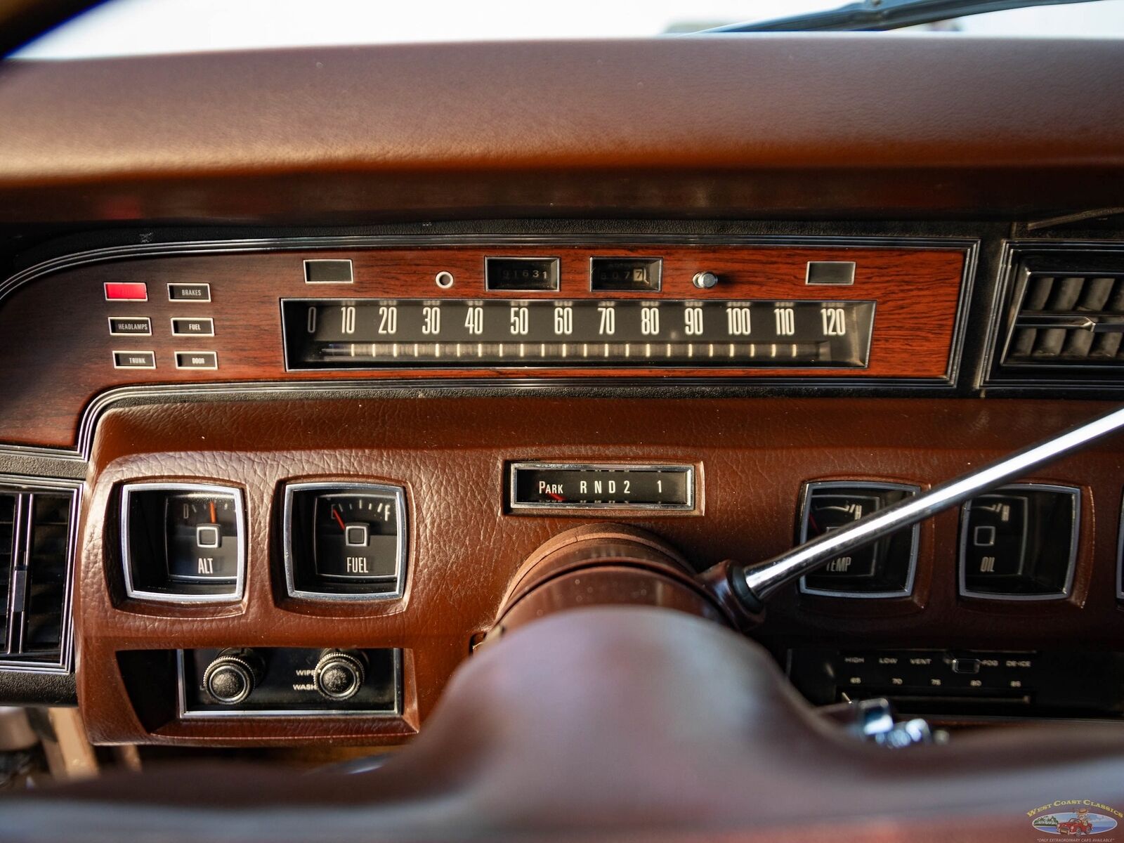 Lincoln-Continental-1970-4-Door-Sedan-34