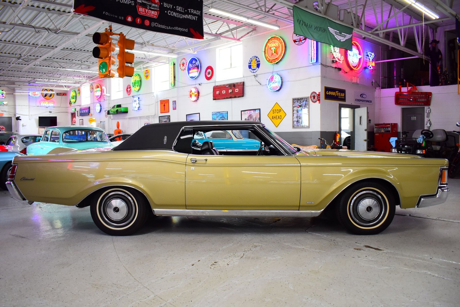 Lincoln-Continental-1971-Coupe-3