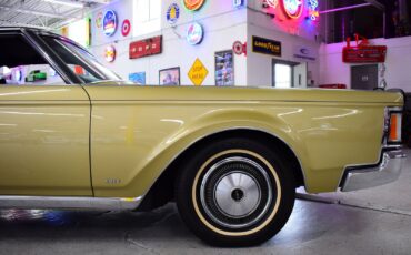 Lincoln-Continental-1971-Coupe-9