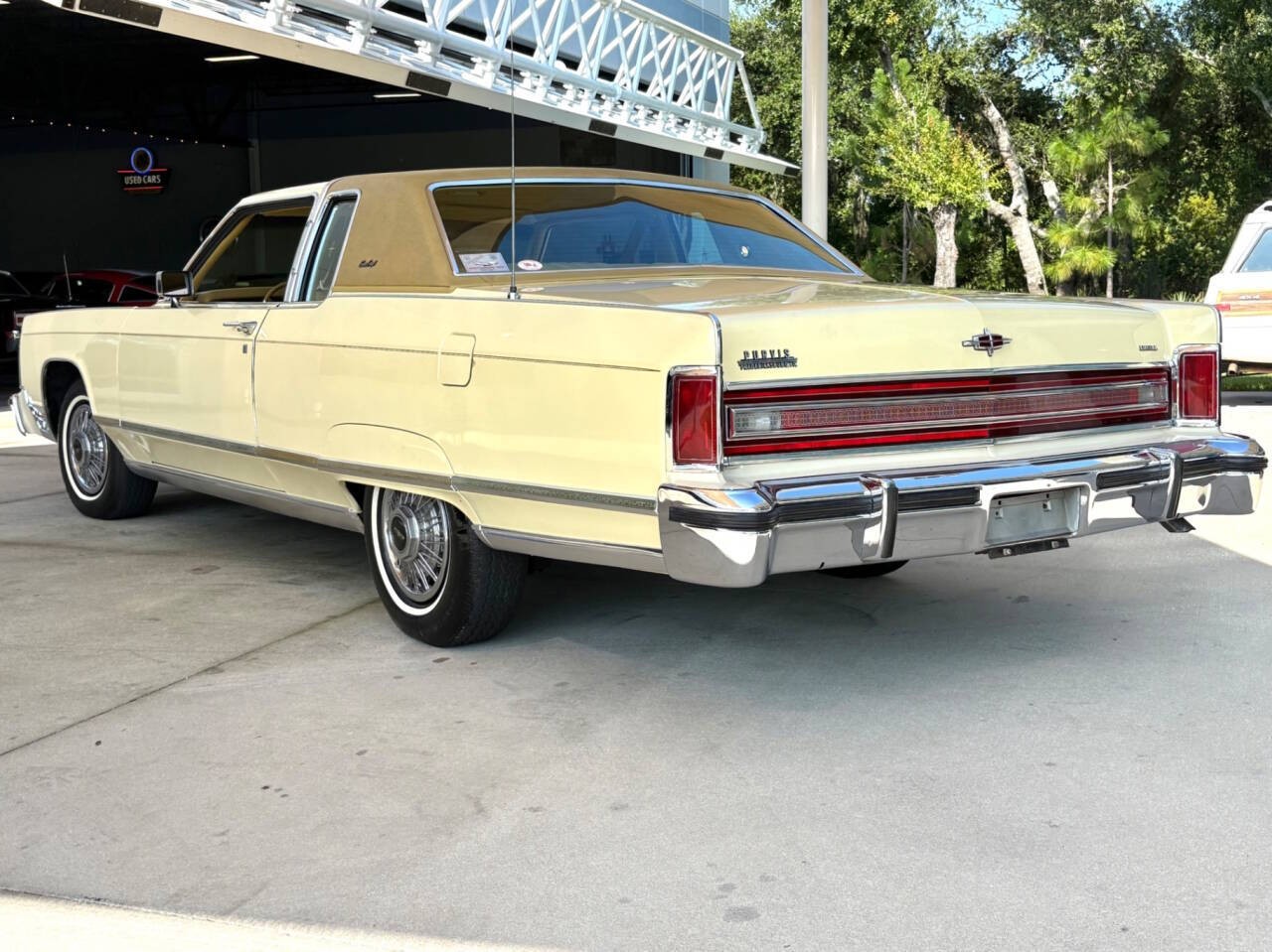 Lincoln-Continental-1976-Coupe-10