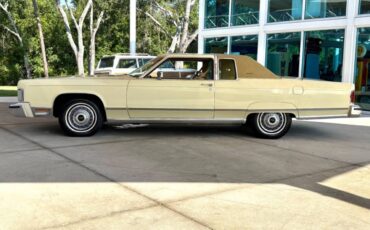 Lincoln-Continental-1976-Coupe-11