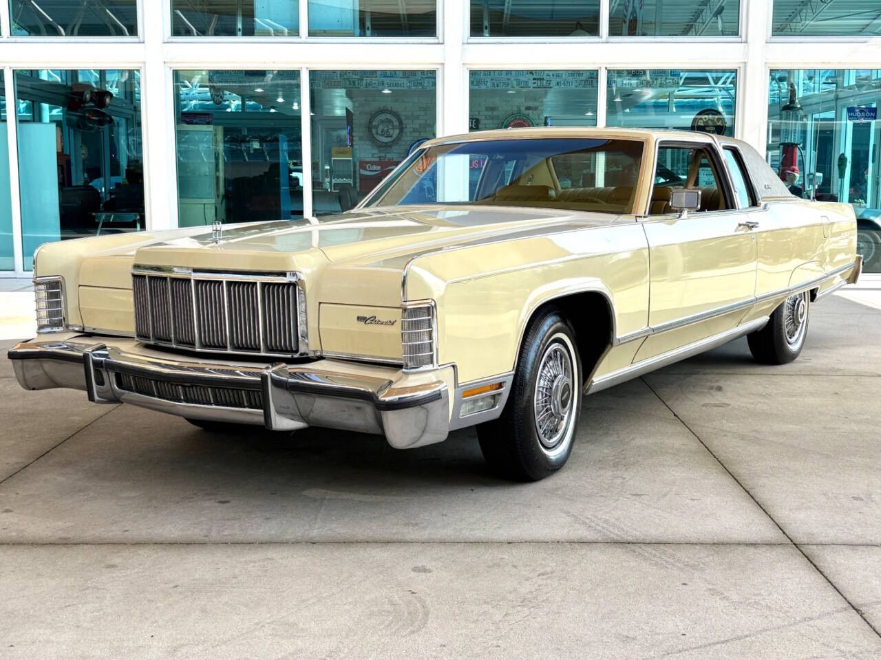 Lincoln-Continental-1976-Coupe-12