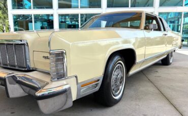 Lincoln-Continental-1976-Coupe-13