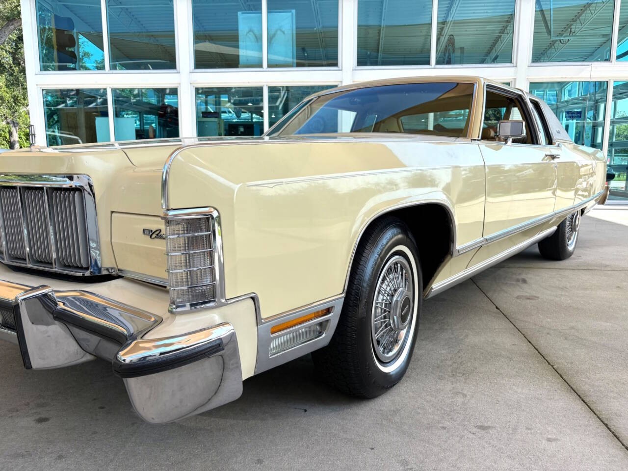 Lincoln-Continental-1976-Coupe-13