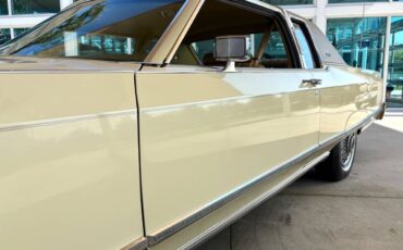 Lincoln-Continental-1976-Coupe-14