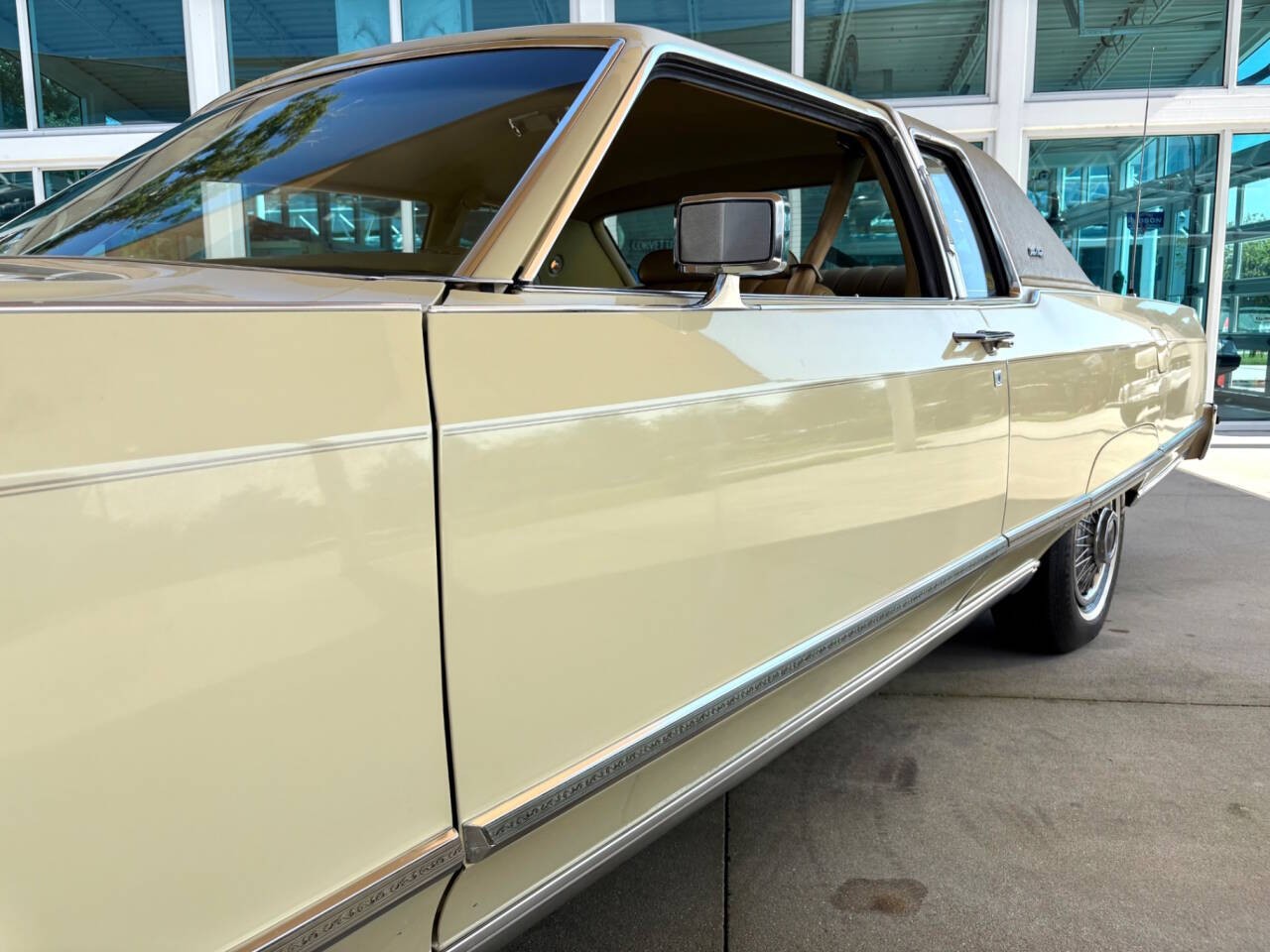 Lincoln-Continental-1976-Coupe-14