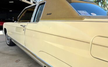 Lincoln-Continental-1976-Coupe-15