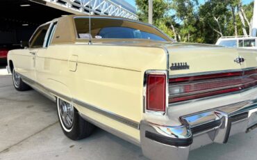 Lincoln-Continental-1976-Coupe-16