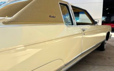 Lincoln-Continental-1976-Coupe-18