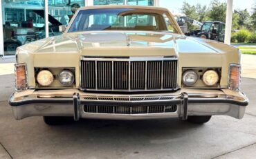 Lincoln-Continental-1976-Coupe-2