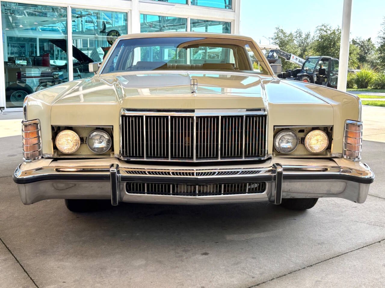 Lincoln-Continental-1976-Coupe-2