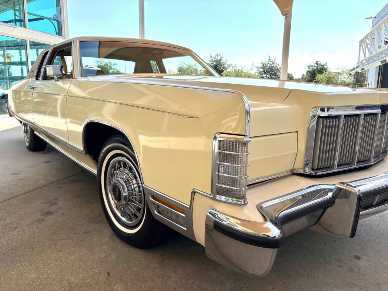 Lincoln-Continental-1976-Coupe-20