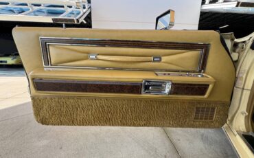 Lincoln-Continental-1976-Coupe-22