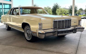 Lincoln-Continental-1976-Coupe-3