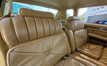 Lincoln-Continental-1976-Coupe-31