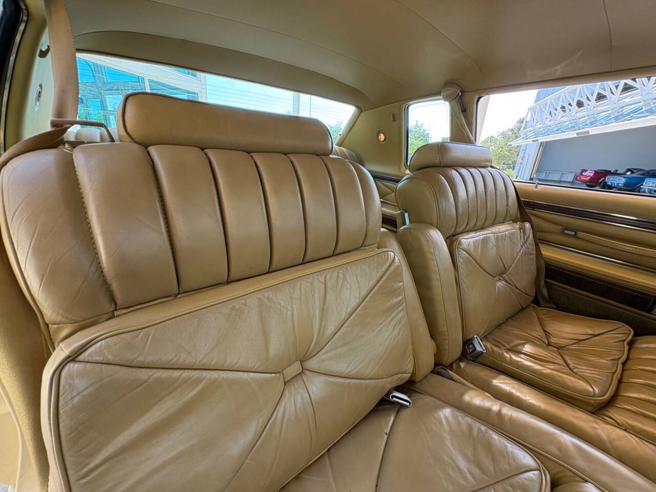 Lincoln-Continental-1976-Coupe-31