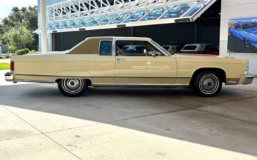 Lincoln-Continental-1976-Coupe-4