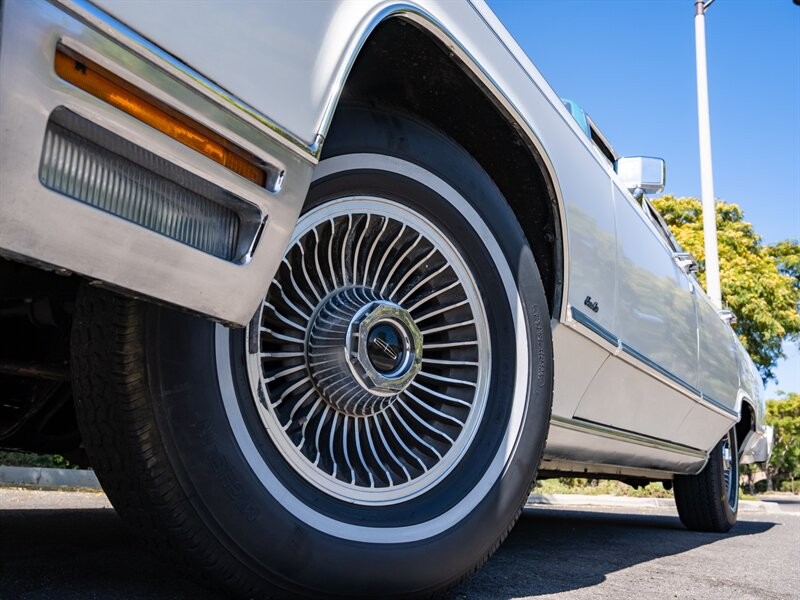 Lincoln-Continental-1979-1