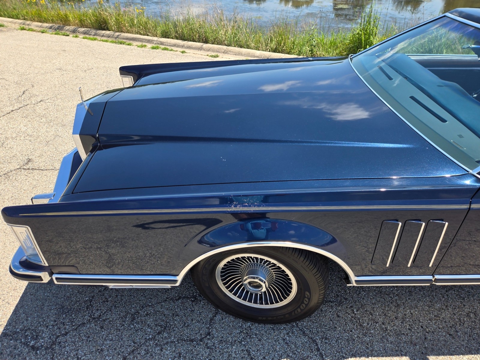 Lincoln-Continental-1979-11