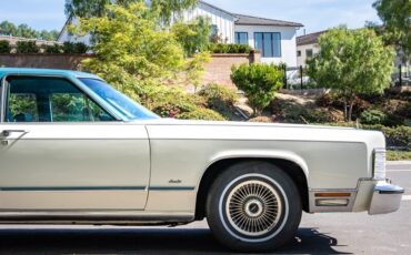 Lincoln-Continental-1979-13