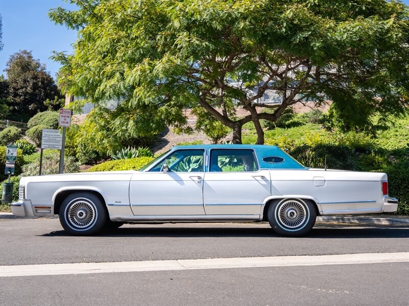 Lincoln-Continental-1979-17