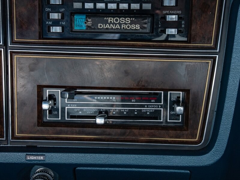 Lincoln-Continental-1979-25