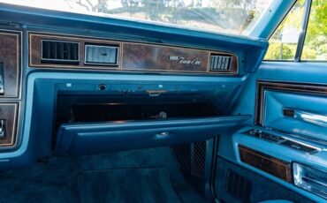 Lincoln-Continental-1979-26