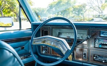 Lincoln-Continental-1979-30