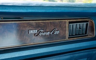 Lincoln-Continental-1979-31