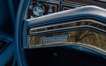 Lincoln-Continental-1979-33