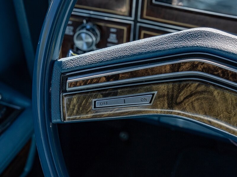 Lincoln-Continental-1979-33