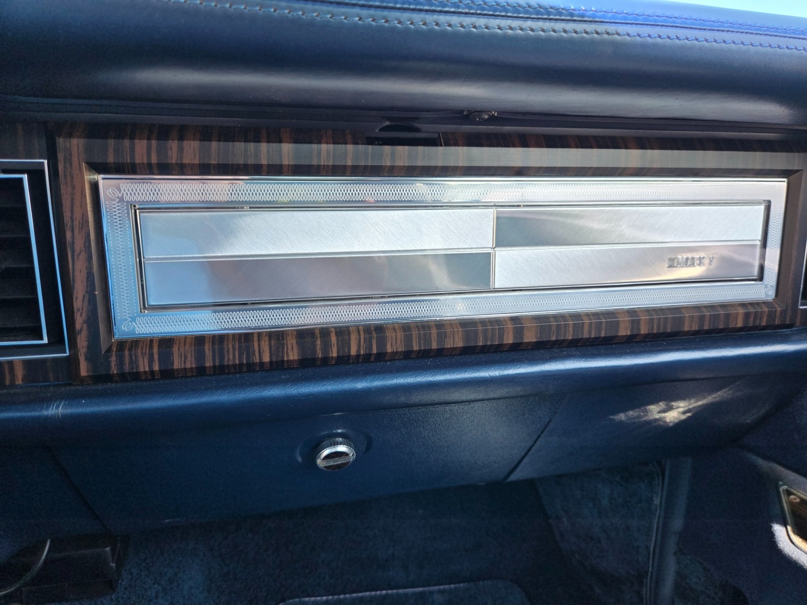Lincoln-Continental-1979-35