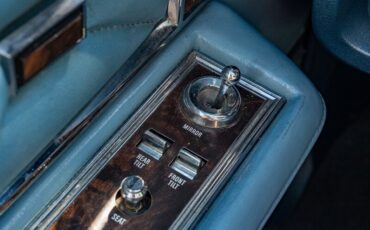 Lincoln-Continental-1979-37