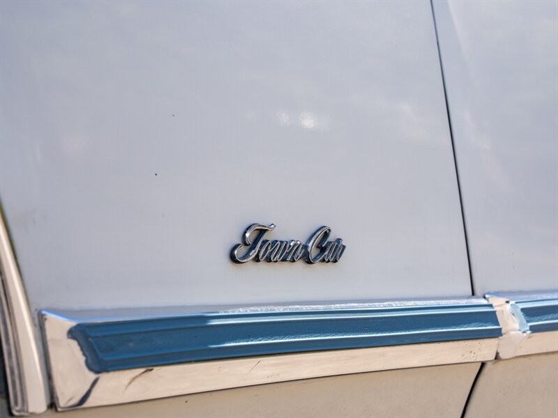 Lincoln-Continental-1979-4