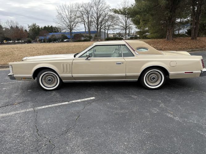 Lincoln-Continental-1979-Beige-Champagne-Velour-Clo-1