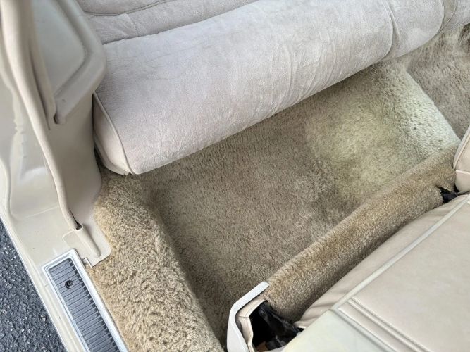 Lincoln-Continental-1979-Beige-Champagne-Velour-Clo-13