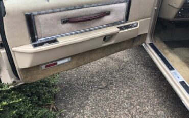 Lincoln-Continental-1979-Beige-Champagne-Velour-Clo-18