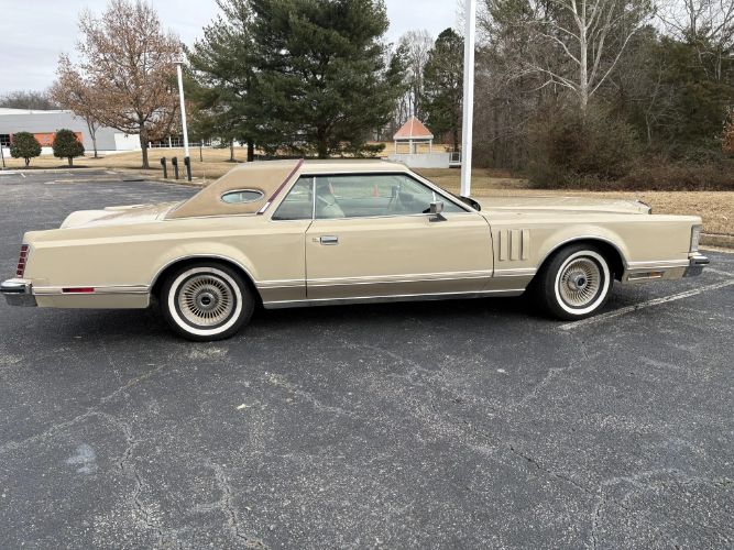 Lincoln-Continental-1979-Beige-Champagne-Velour-Clo-2