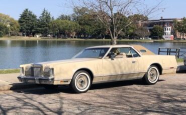 Lincoln-Continental-1979-Beige-Champagne-Velour-Clo-26