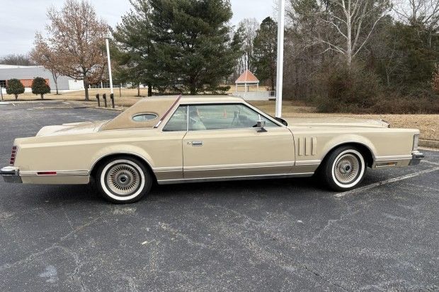 Lincoln-Continental-1979-Beige-Champagne-Velour-Clo-27