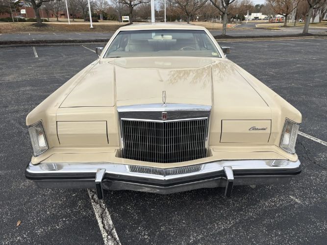 Lincoln-Continental-1979-Beige-Champagne-Velour-Clo-6