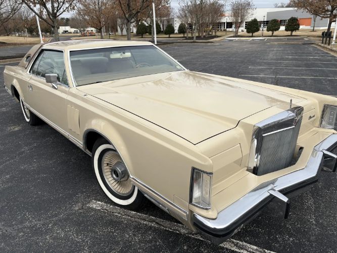 Lincoln-Continental-1979-Beige-Champagne-Velour-Clo