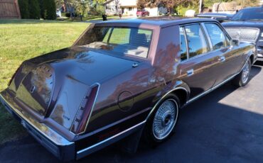 Lincoln-Continental-1987-Sedan-1