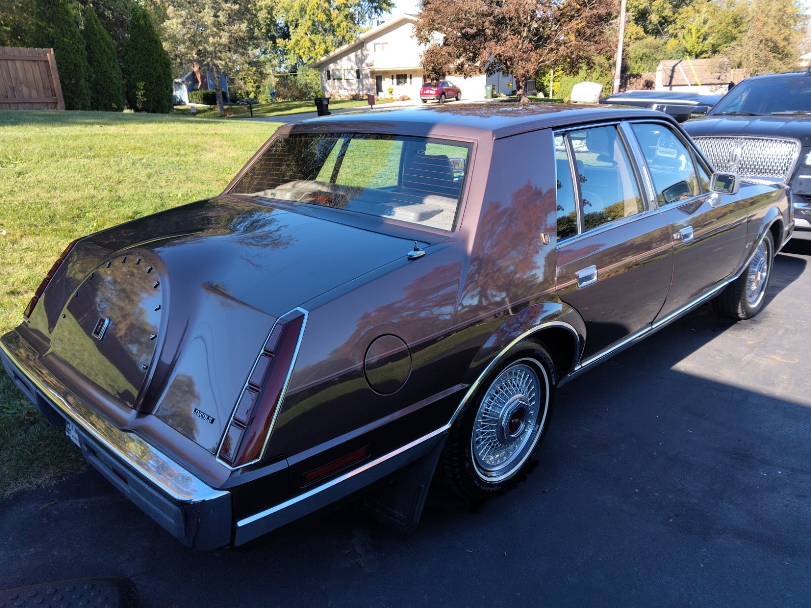 Lincoln-Continental-1987-Sedan-1