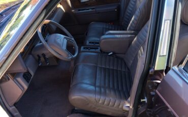 Lincoln-Continental-1987-Sedan-15