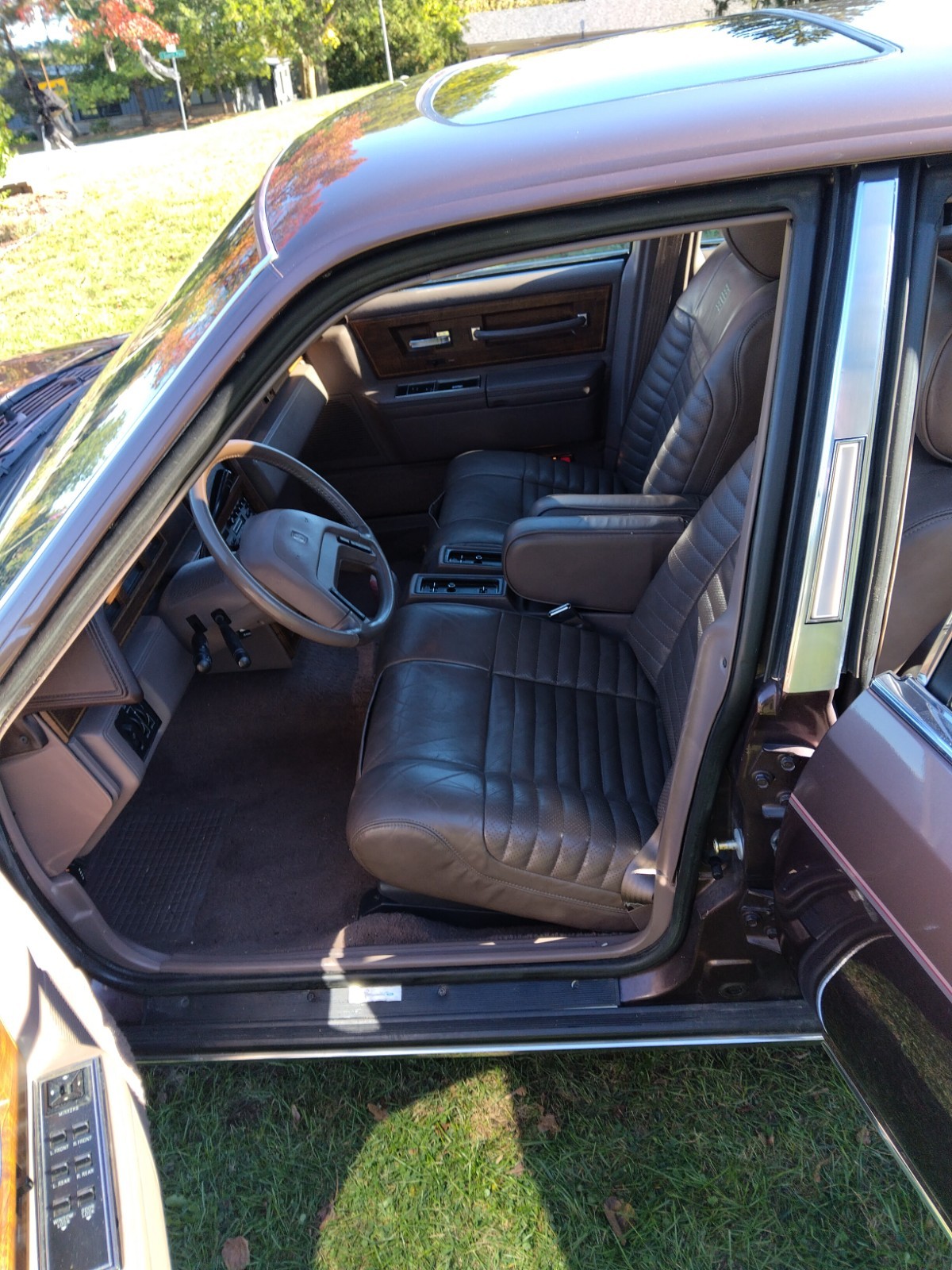 Lincoln-Continental-1987-Sedan-15