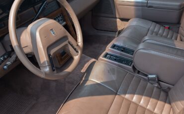 Lincoln-Continental-1987-Sedan-18