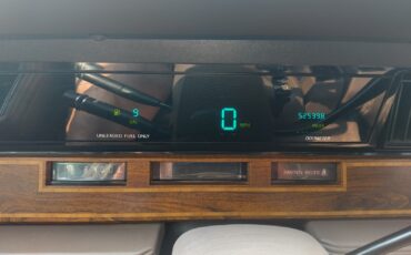 Lincoln-Continental-1987-Sedan-23