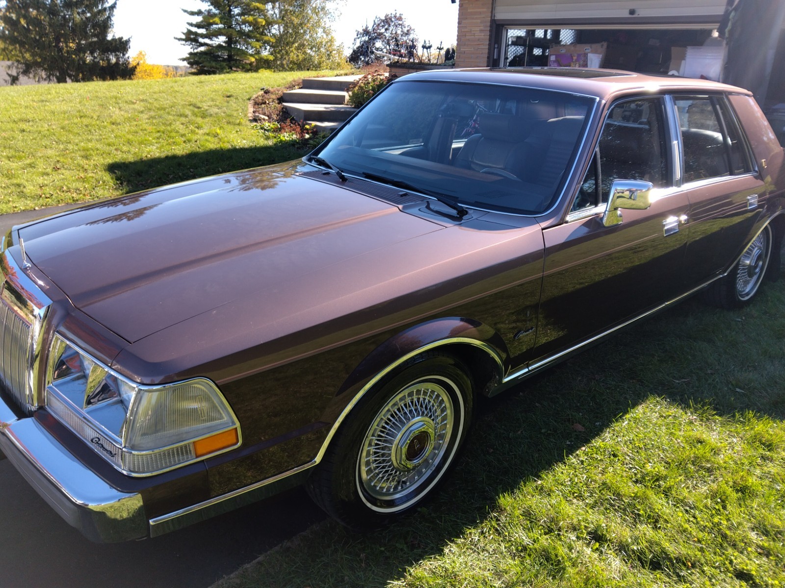 Lincoln-Continental-1987-Sedan-3